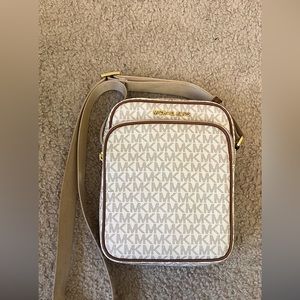 Michael kors crossbody